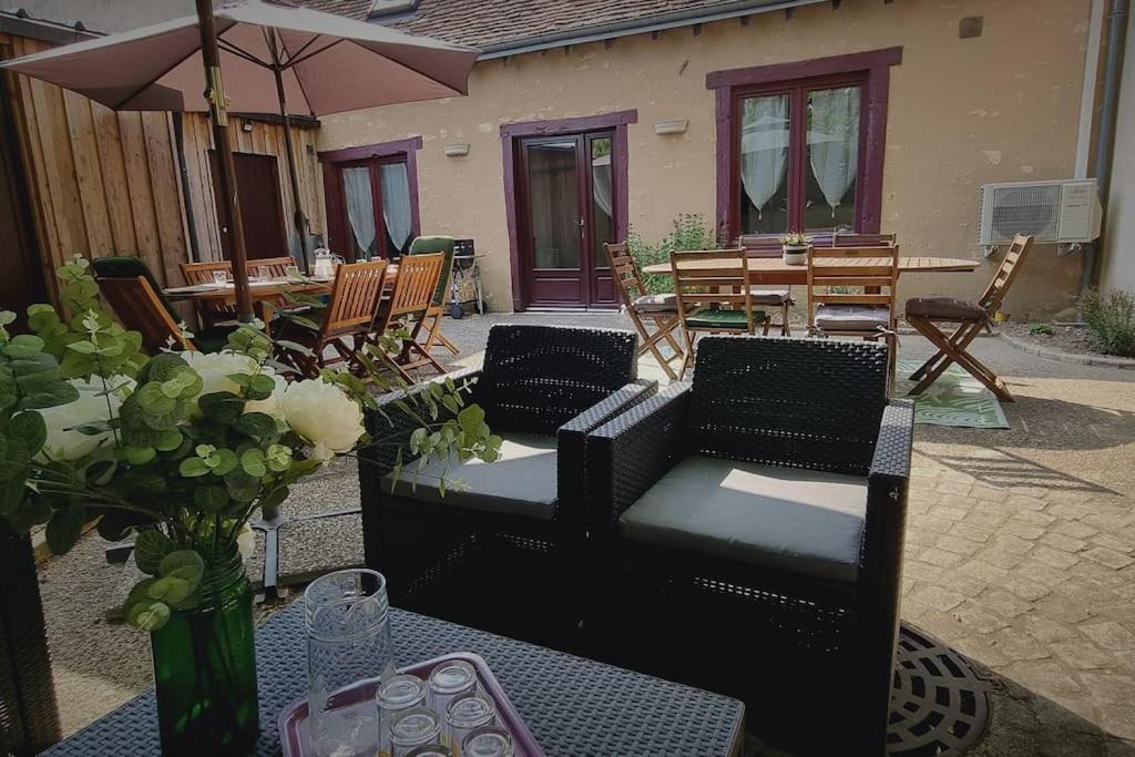Grand Gite - Le Saint-Chrirtophe Châteauroux Buitenkant foto